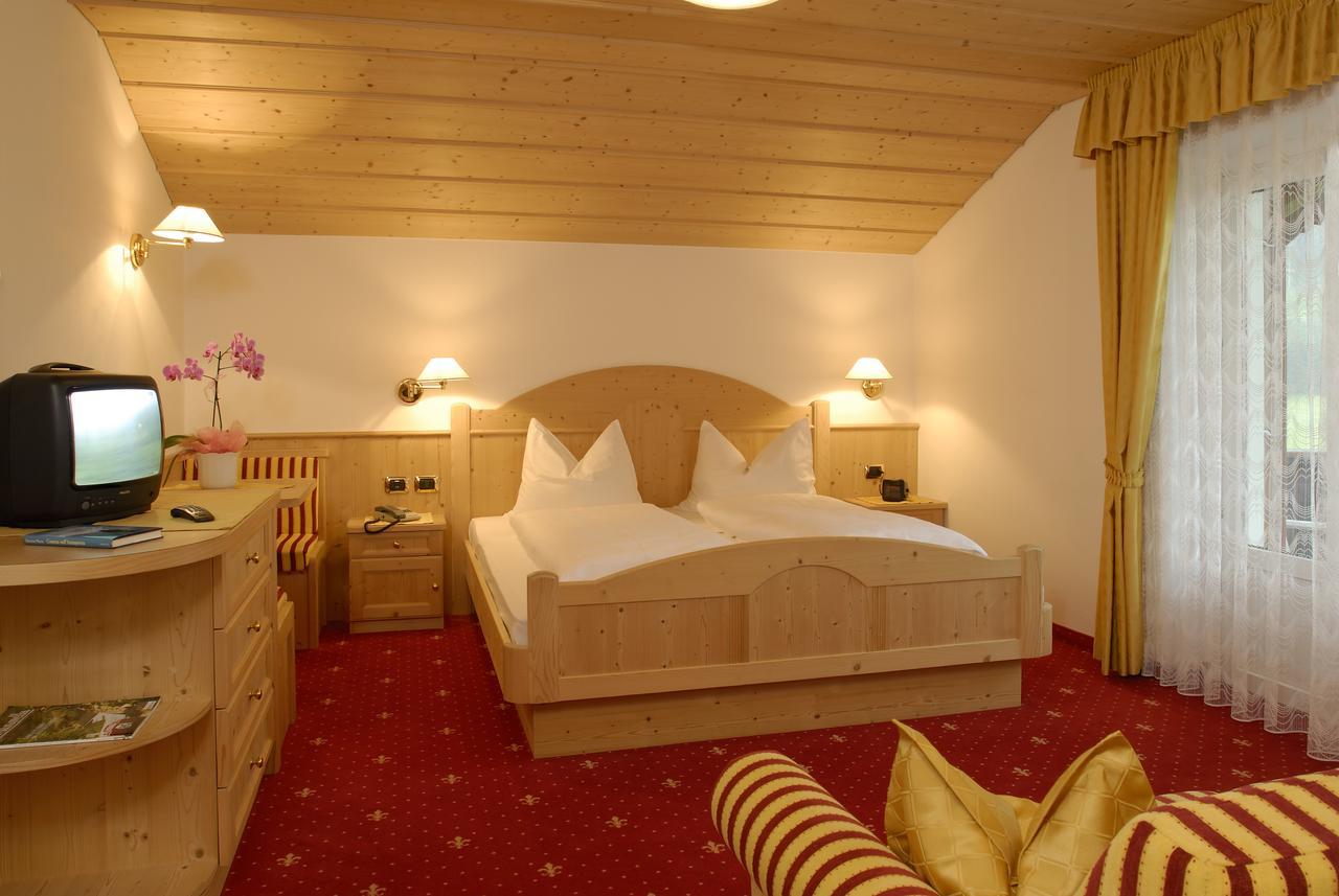 Hotel Garni Waltoy Selva di Val Gardena Zewnętrze zdjęcie